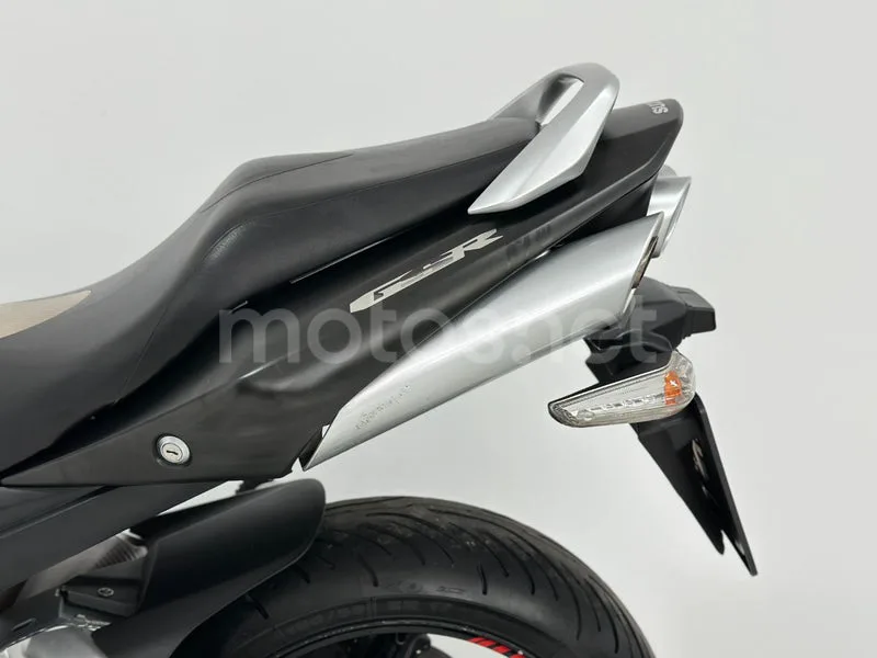Suzuki GSR600 - Vista 24