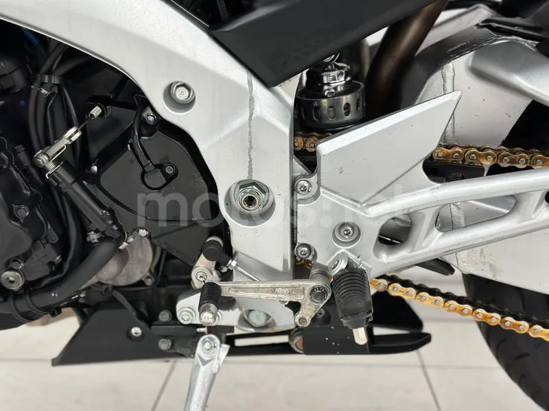 Suzuki GSR600 - Vista 26