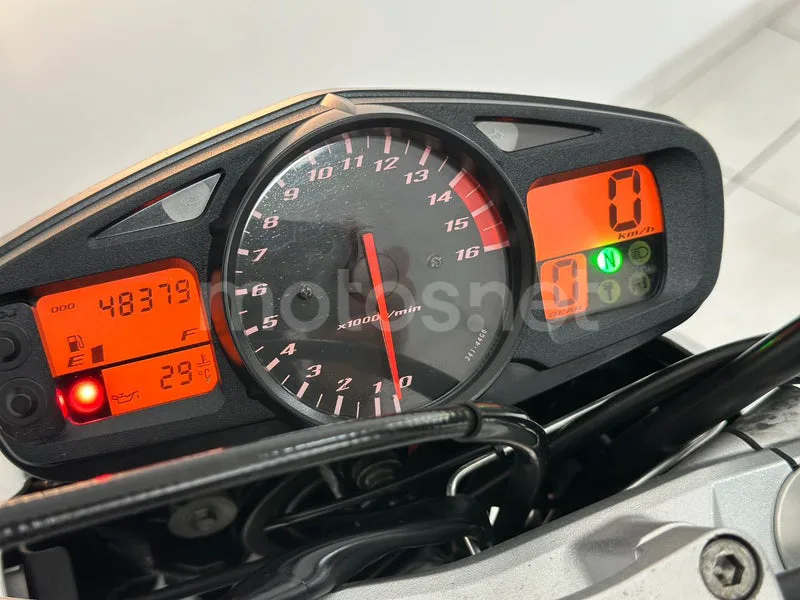 Suzuki GSR600 - Vista 29