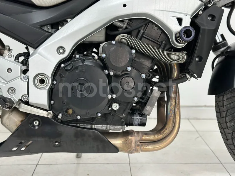 Suzuki GSR600 - Vista 10