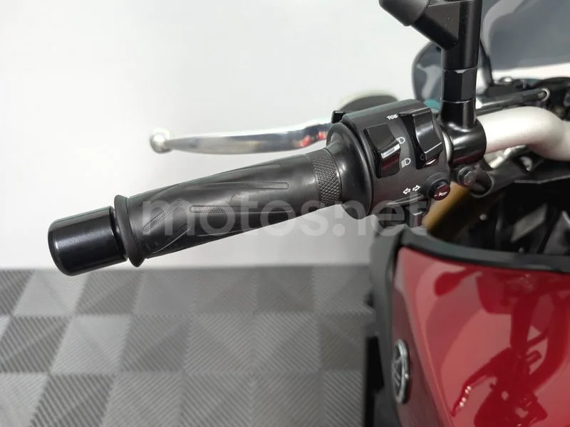 Yamaha MT-09 - Vista 10