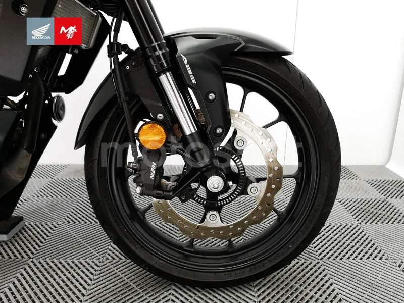 Honda CB125R - Vista 12