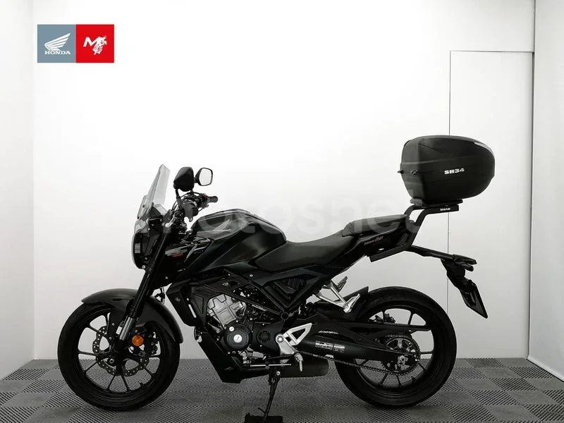 Honda CB125R - Vista 19