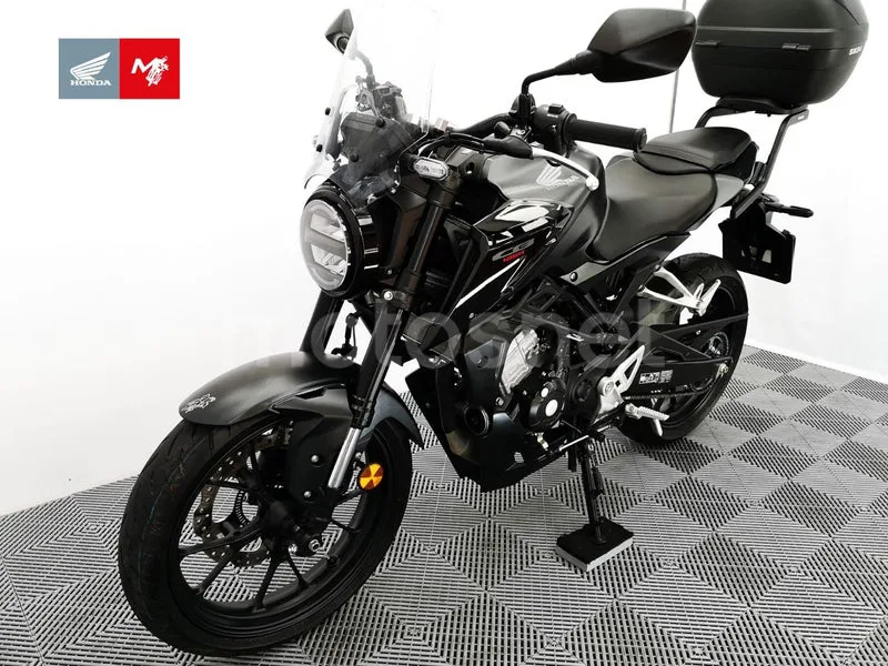 Honda CB125R - Vista 20