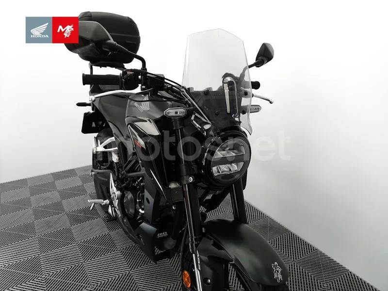Honda CB125R - Vista 3