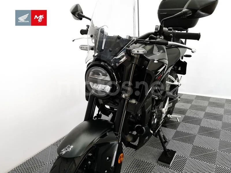 Honda CB125R - Vista 22