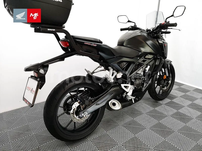 Honda CB125R - Vista 4