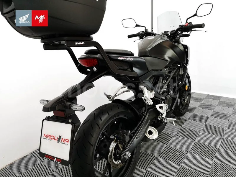 Honda CB125R - Vista 5