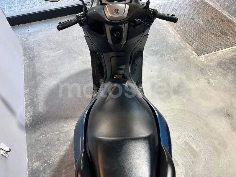 Yamaha NMAX - Vista 12