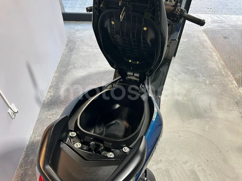 Yamaha NMAX - Vista 6