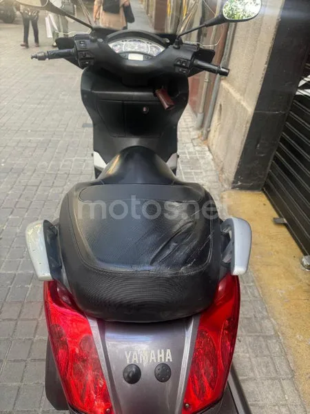 Yamaha XMAX 250 - Vista 11