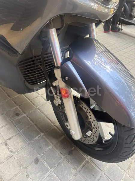 Yamaha XMAX 250 - Vista 3