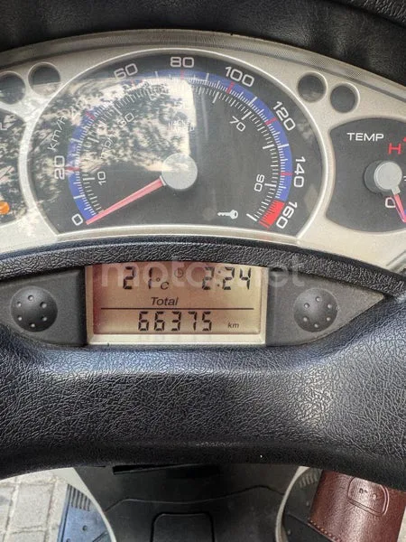 Yamaha XMAX 250 - Vista 4