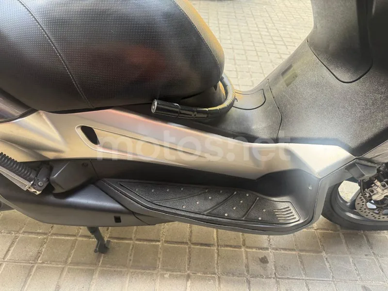 Yamaha XMAX 250 - Vista 5
