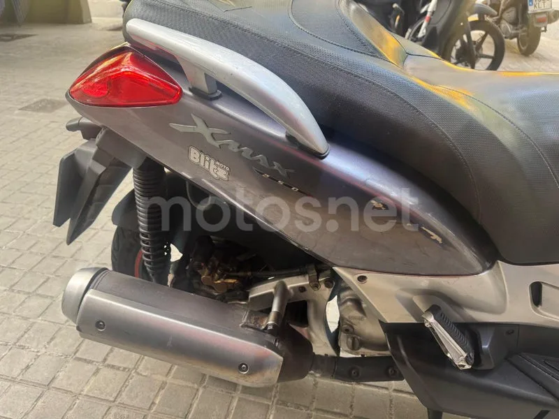 Yamaha XMAX 250 - Vista 6