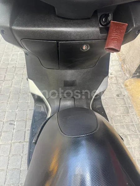 Yamaha XMAX 250 - Vista 7