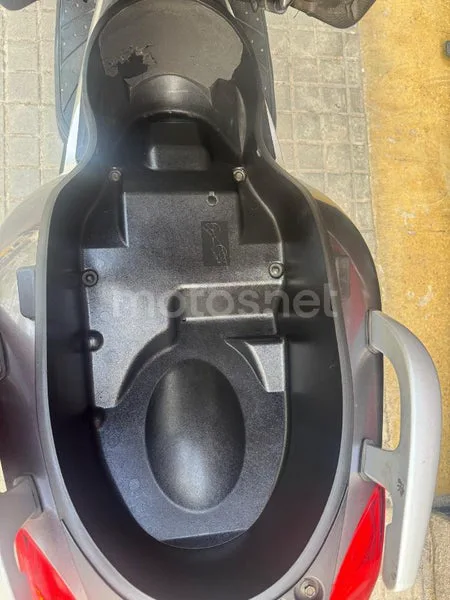 Yamaha XMAX 250 - Vista 8
