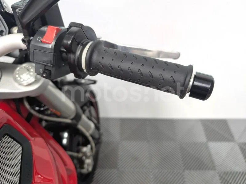 Ducati Monster 796 - Vista 12