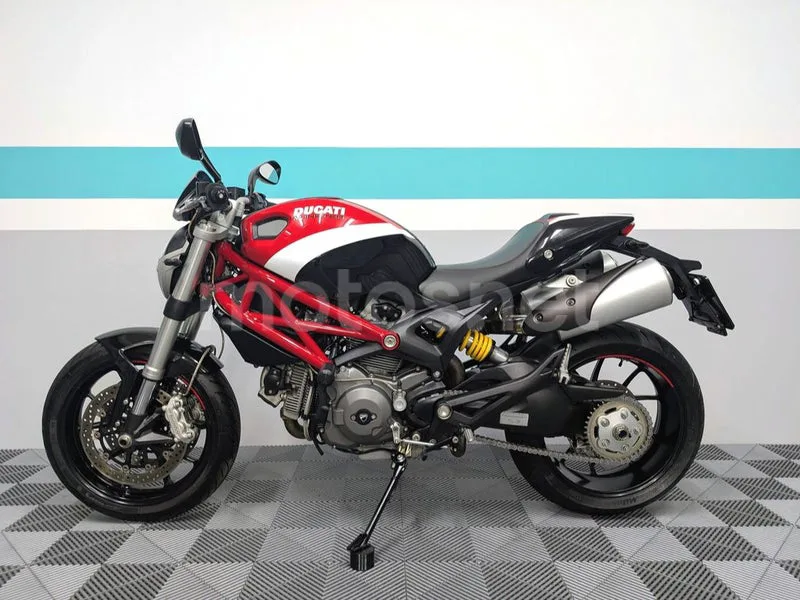 Ducati Monster 796 - Vista 5