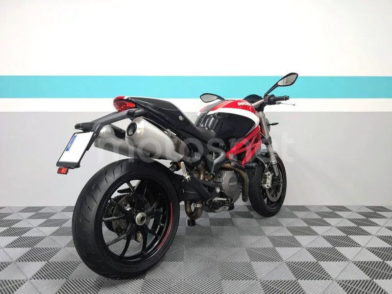 Ducati Monster 796 - Vista 7