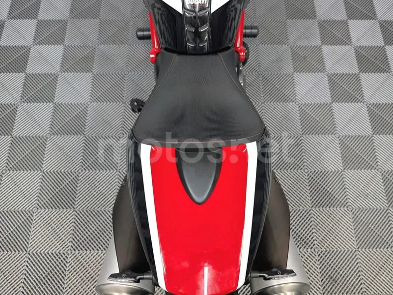 Ducati Monster 796 - Vista 9