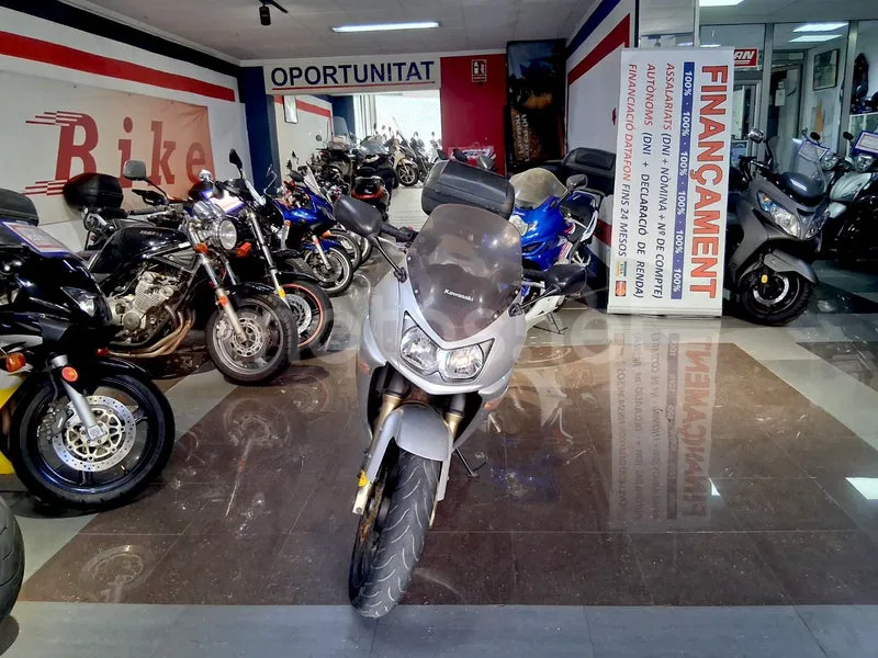 Kawasaki ER-6f - Vista 4