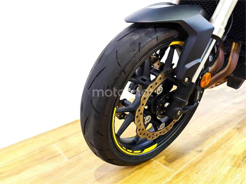 Honda CB750 Hornet - Vista 6