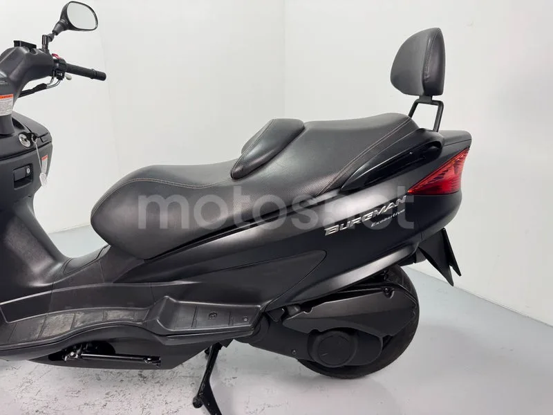 Suzuki Burgman 125 - Vista 15