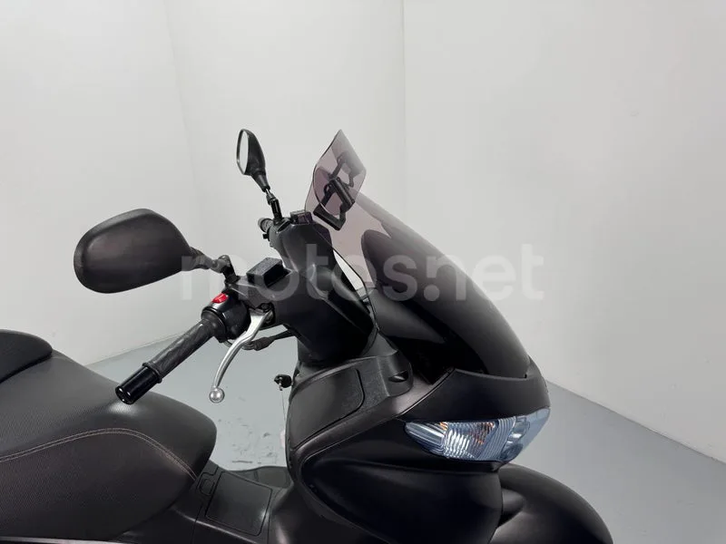 Suzuki Burgman 125 - Vista 3