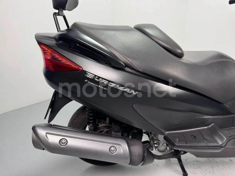 Suzuki Burgman 125 - Vista 8