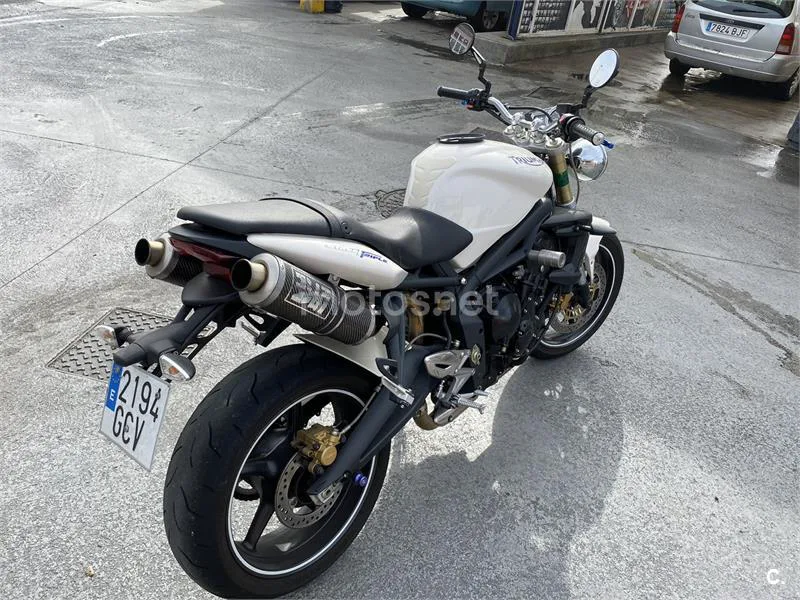 Triumph Street Triple - Vista 3