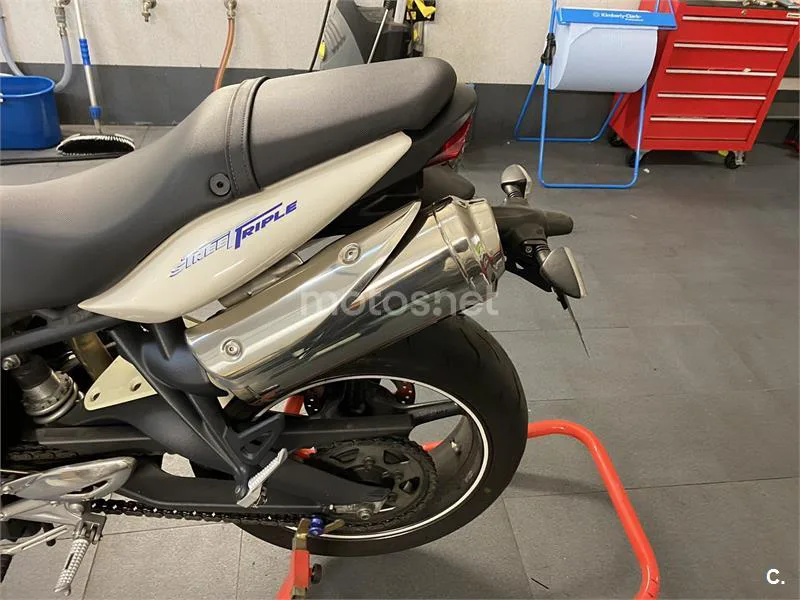 Triumph Street Triple - Vista 4