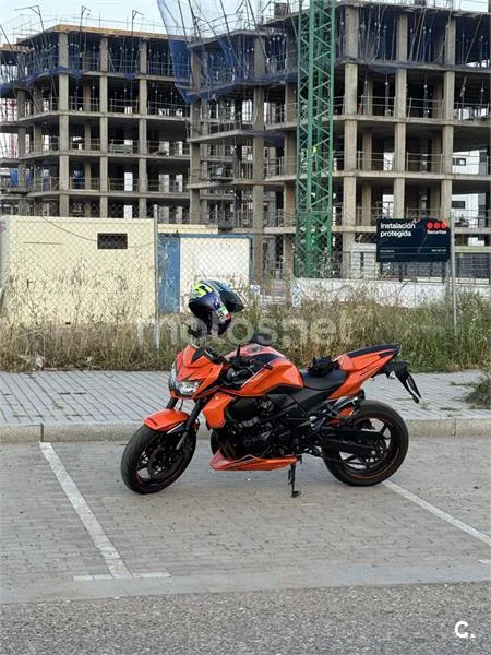 Kawasaki Z750 - Vista 3