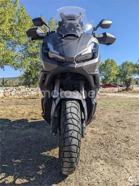Honda ADV350 - Vista 3