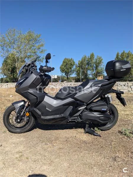 Honda ADV350 - Vista 5