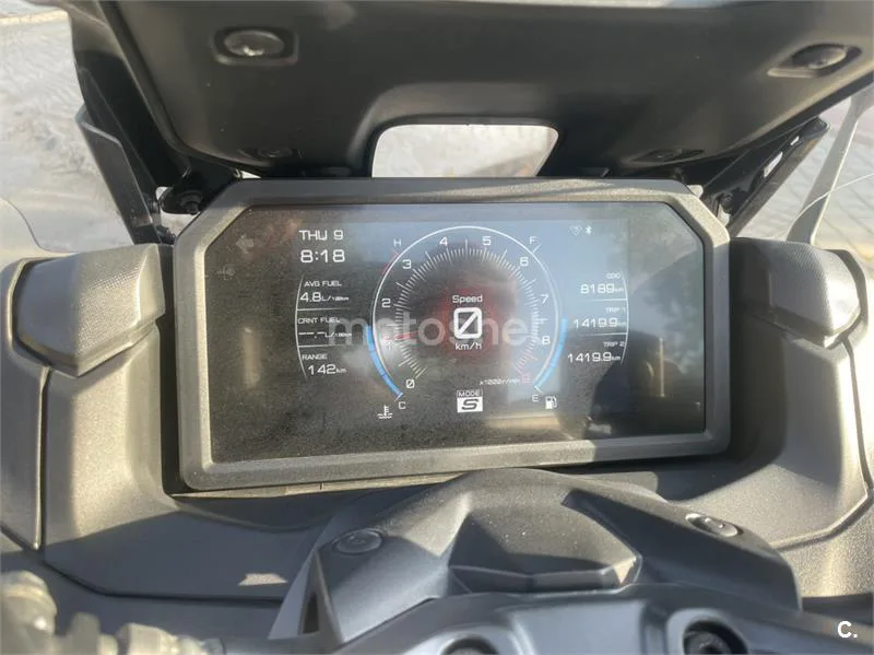 Yamaha TMAX - Vista 7