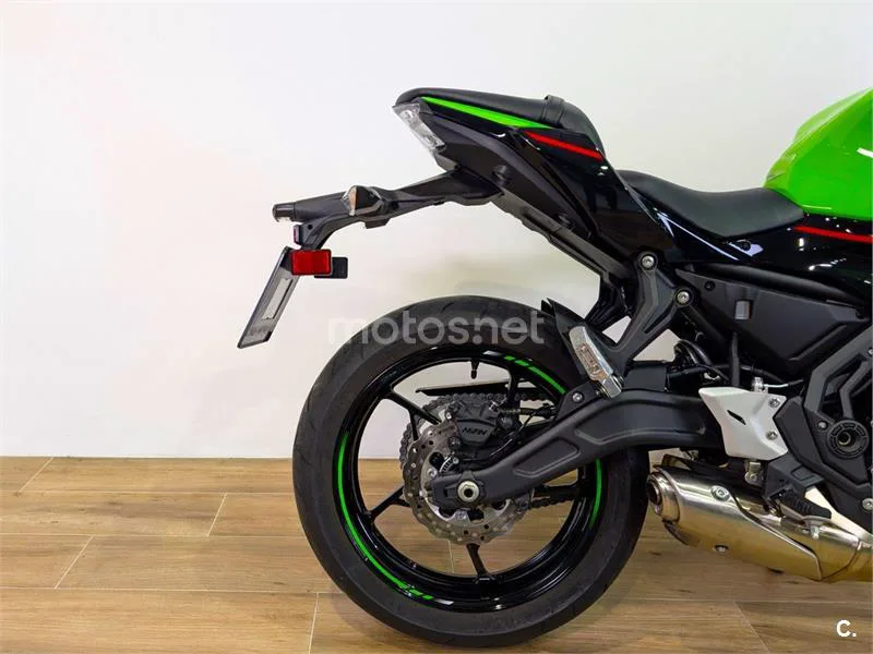 Kawasaki Ninja 650 - Vista 3
