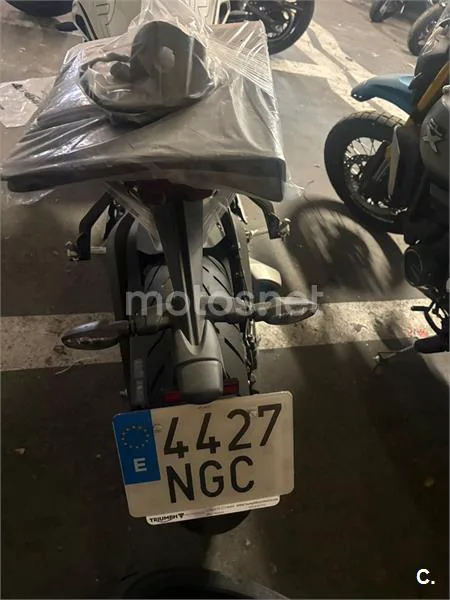Triumph Street Triple 765 9000 € 2025 Madrid - 2