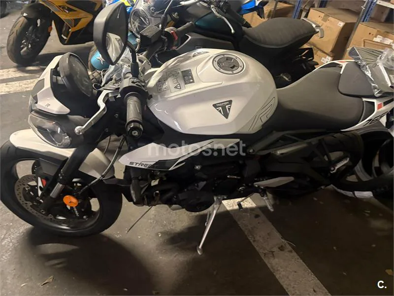 Triumph Street Triple 765 - Vista 3
