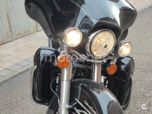 Harley-Davidson Electra Glide Standard - Vista 8