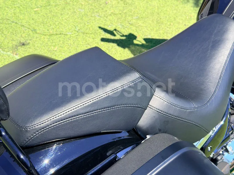 Harley-Davidson Sport Glide - Vista 17