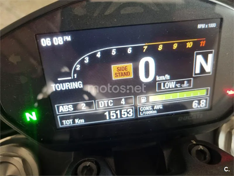 Ducati Monster 821 - Vista 4