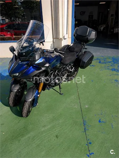 Yamaha Niken - Vista 3