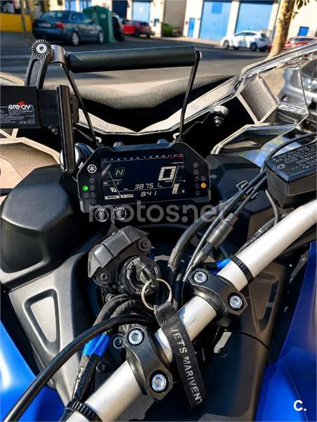 Yamaha Niken - Vista 4