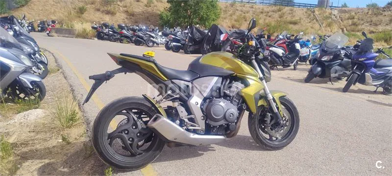 Honda CB1000R - Vista 7