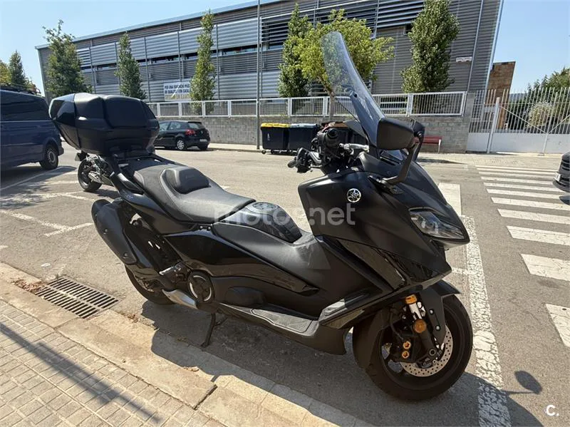 Yamaha TMAX - Vista 3