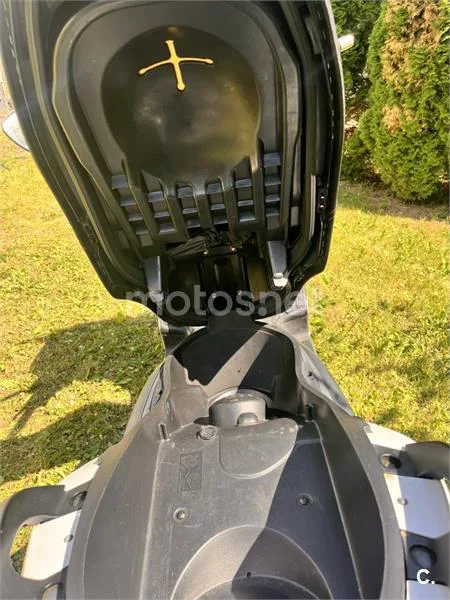 Yamaha XMAX 250 - Vista 6