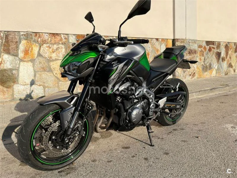 Kawasaki Z900 - Vista 3