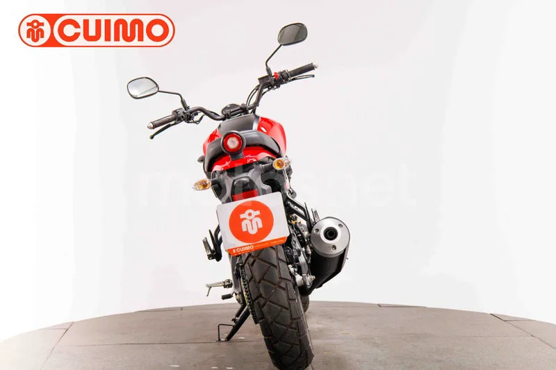 Yamaha XSR125 - Vista 5