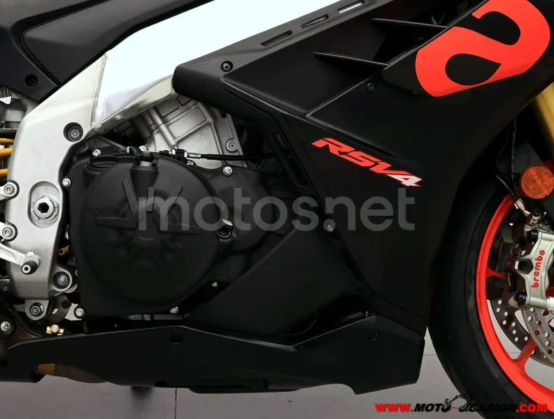 Aprilia RSV4 - Vista 5